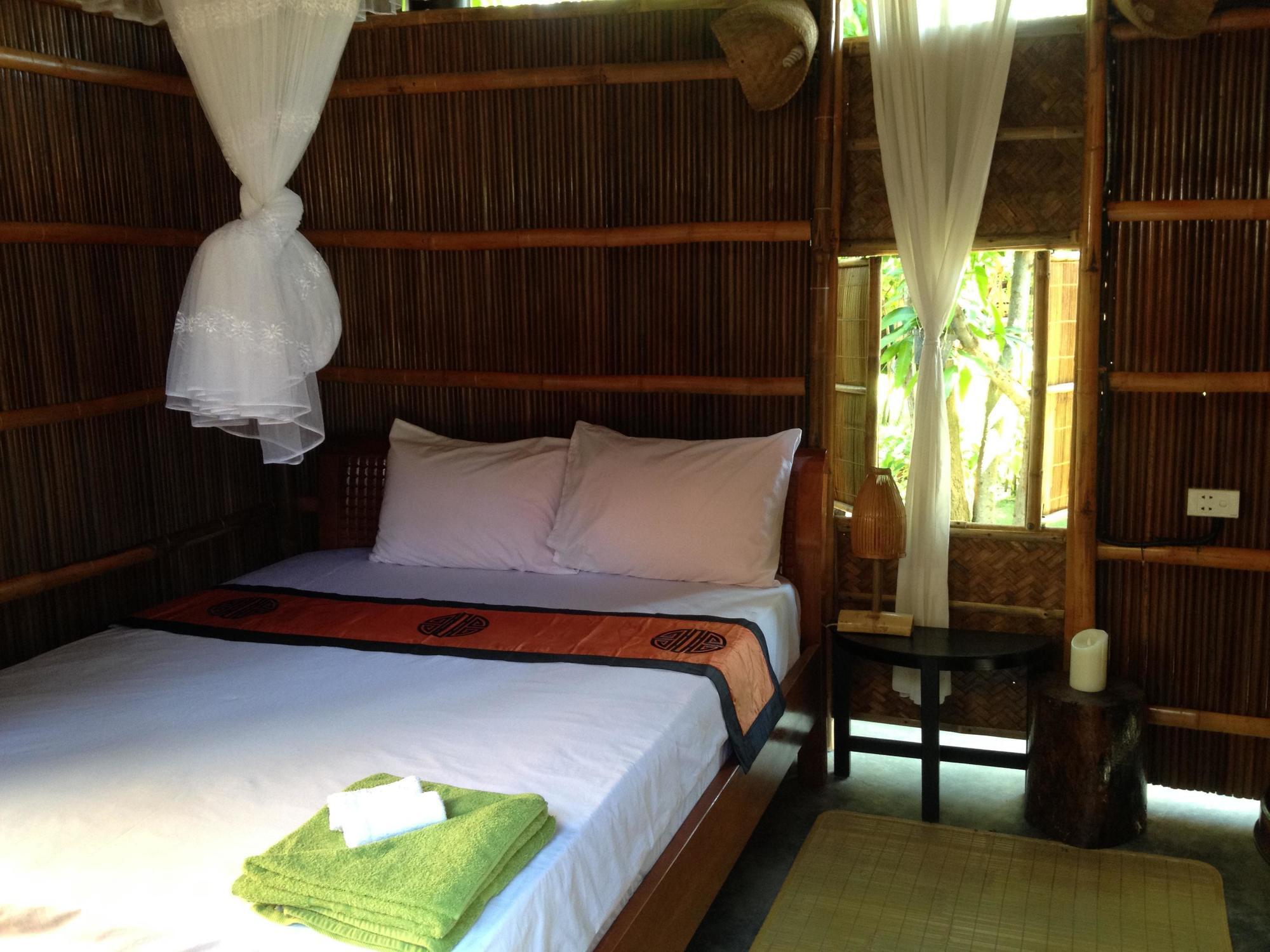 Under The Coconut Tree Hotel ฮอยอัน ภายนอก รูปภาพ