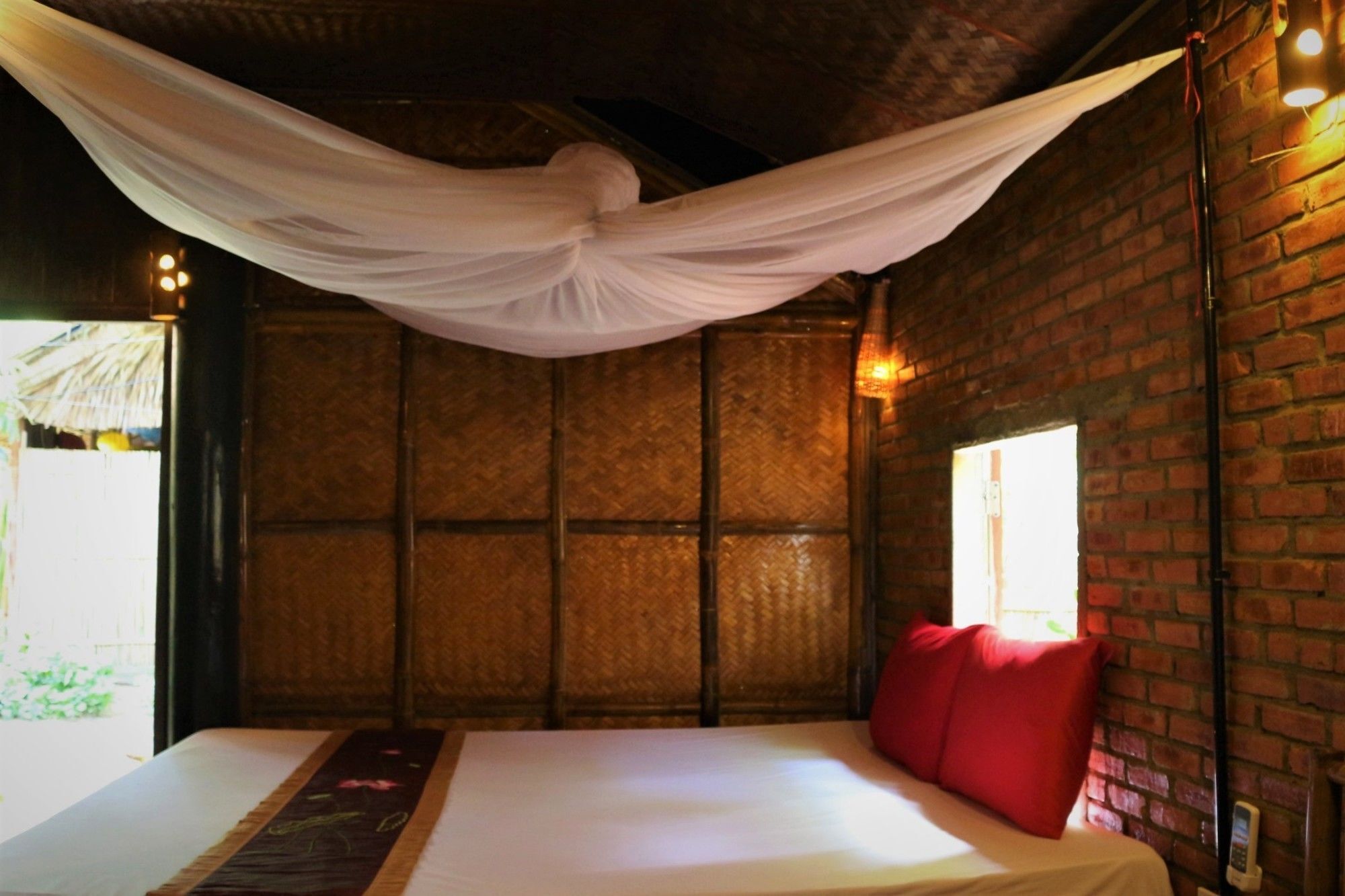 Under The Coconut Tree Hotel ฮอยอัน ภายนอก รูปภาพ