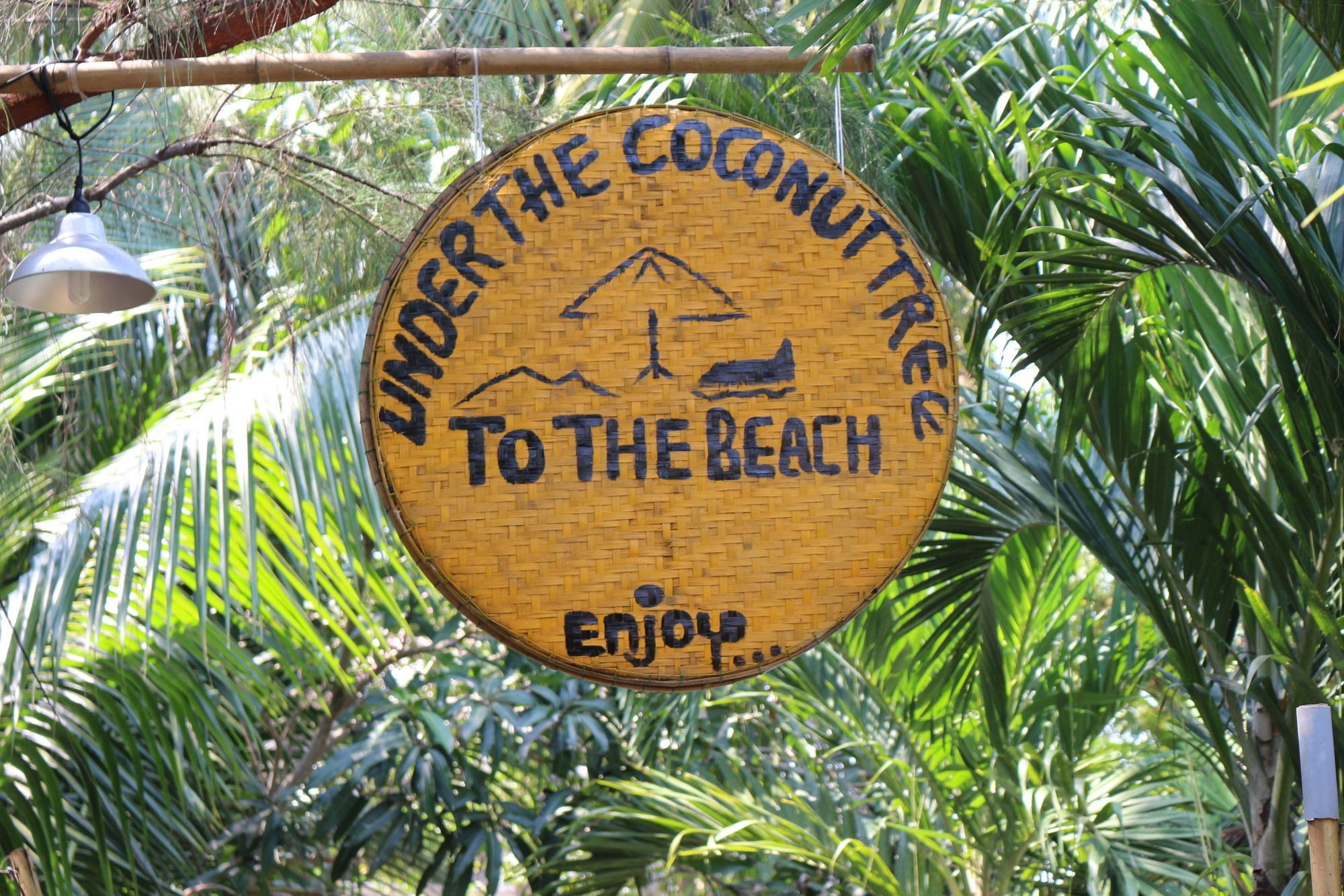 Under The Coconut Tree Hotel ฮอยอัน ภายนอก รูปภาพ